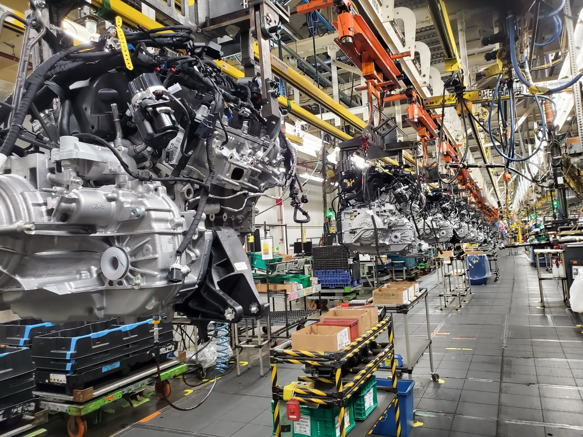 Automotive engine and transmission assembly line